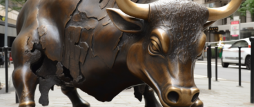 A broken image of The Charging Bull